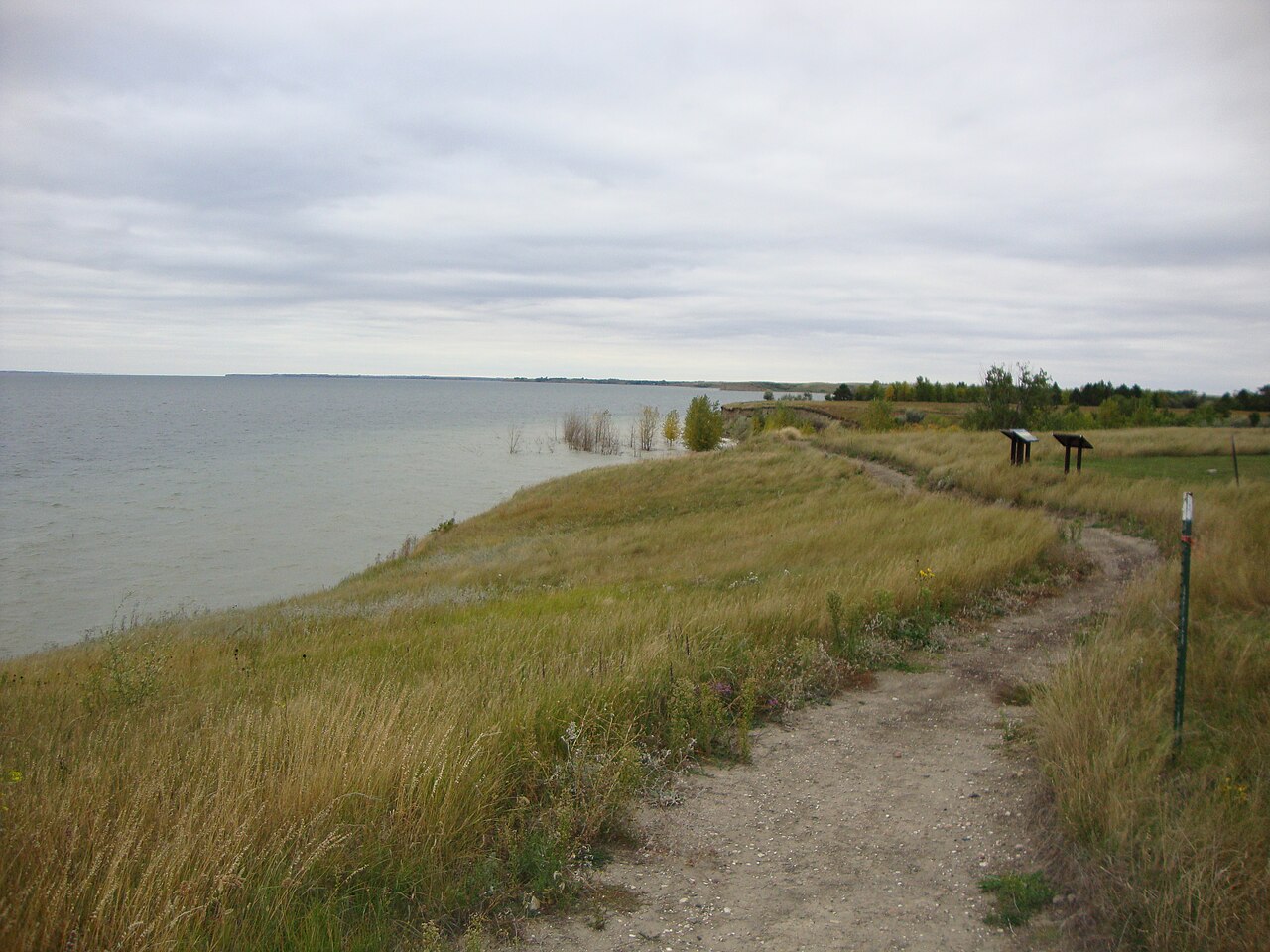 Shoreline of Lake Sakakawea at Fort Stevenson State Park, North Dakota (5006247811)